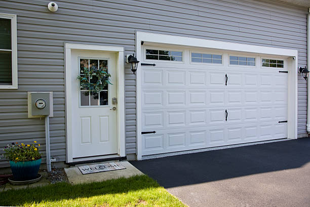 24/7 Emergency Garage Door Panel Replacement experts in Perryton, TX